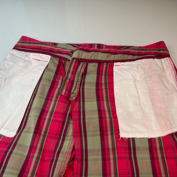 IZOD Hot Pink, Purple, Green and Khaki Stretch Walking Shorts Size 4 - Picture 9 of 10